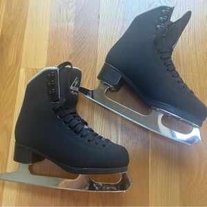 Jackson Ultima Boys' Mystique Figure Skates, size 13